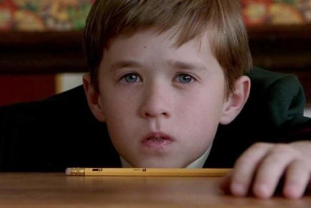 <p>Yıllar önce rol aldığı filmdeki "Ölü insanlar görüyorum" repliğiyle hafızalara kazınan Haley Joel Osment'ın son halini merak ediyor musunuz.</p>
