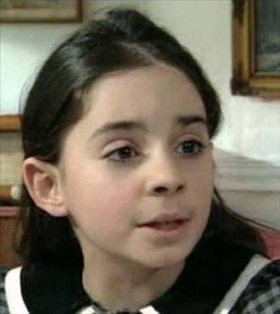 <p>1997'ye kadar süren dizide Mine rolünü üstlendi. Bu fotoğrafı görünce büyük olasılıkla onu hatırladınız...</p>
