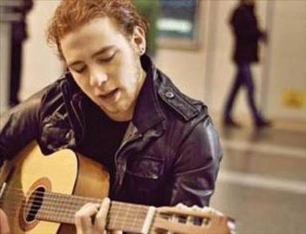 <p>HAVUÇ KÜÇÜCÜKTÜ Furkan Kızılay'ın kariyeri TV'nin en çok izlenen dizilerinden biri olan Çocuklar Duymasın'da başladı..O zamanlar gözlükleri ve kızıl saçlarıyla küçük bir çocuktu...</p>
