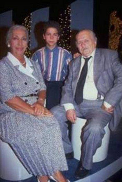 <p>Uluışık dizi yayına başladığında küçücük bir çocuktu.</p>
