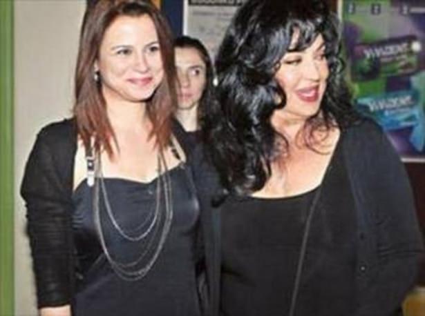 <p>KÜÇÜK SAMET GENÇ KIZ OLDU Bu genç kadını tam 32 yıl önce ilk kez nasıl gördüğünüzü hatırlıyor musunuz... Elif İnci henüz 4 yaşındayken Atıf Yılmaz'ın yönettiği Cengiz Aytmatov uyarlaması Selvi Boylum Al Yazmalım filminde Türkan Şoray'ın oğlu Samet'i oynamıştı.</p>
