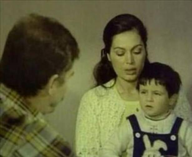 <p>1994 yılında Memduh Ün'ün Zıkkımın Kötü filmindeki performansıyla Adana Altın Koza Film Festivali'nde en iyi yandımcı kadın oyuncu ödülünü de kazanan Elif İnci, Deli Yürek, Vizontele Tuuba, Dudaktan Kalbe gibi yapımlarda da oynadı... Elif İnci'nin babası Yeşilçam'ın emektarlarından Bilal İnci annesi ise yine bir oyuncu olan Perihan Doygun.</p>
