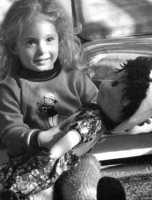 <p>Ceyda Düvenci</p>
