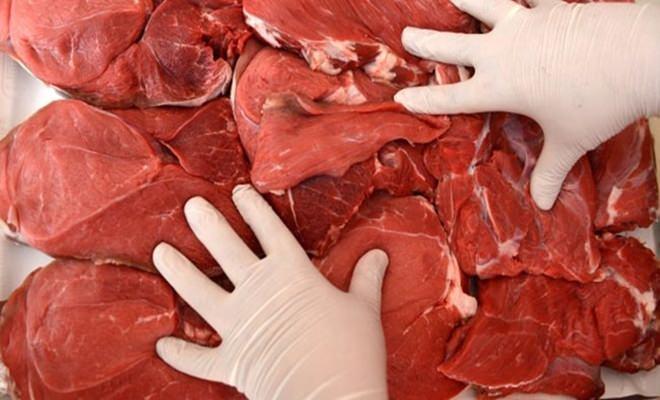 <p>Ölüm sertliği olarak adlandırılan sertliğin geçmesi için <strong>24 saat beklemek gerekir.</strong> Taze kesilmiş etin pişmesi zordur ve hazımsızlık oluşturabilir. </p>