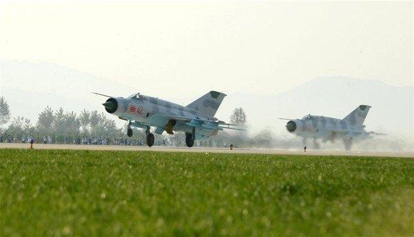 <p>Aynı durum ordunun hava araçları için de geçerli. Hava Kuvvetleri'nin envanterinin büyük bir bölümünü 1983 yılında kullanıma giren MiG-29'lar oluşturuyor.<br />
 </p>
