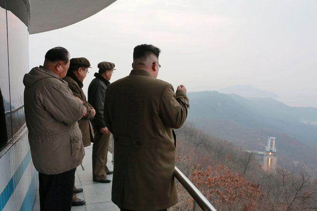 <p>Yapılan açıklamada, Kuzey Kore lideri Kim Jong-un'un denemeyi ülkenin füze endüstrisinde "yeni bir başlangıç" olarak nitelediği belirtildi.</p>

<p> </p>
