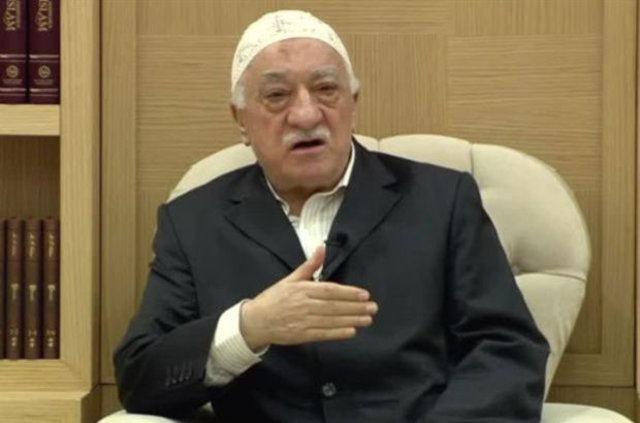 <p>Ayrıca bu mesaj ile Fethullah Gülen’in kendisine bağlı örgüt mensuplarına yönelik olarak “mehdilik” iddiasını kuvvetlendirerek bir olayı önceden bildiği izlemini verip örgüt mensuplarının moral ve motivasyonlarını yükseltmeyi amaçladığı öne sürüldü.</p>
