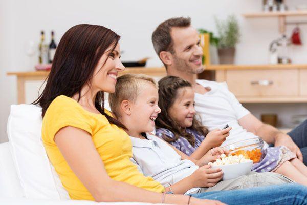 <p>7- Yaş seviyesine uygun dostlukla alakalı filmler seyrettirin.</p>