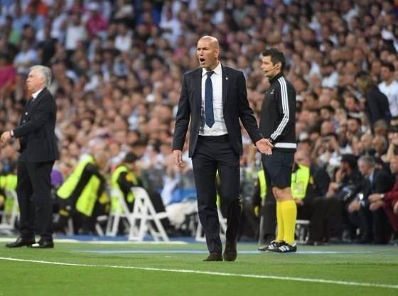 <p>8 Zinedine Zidane</p>

<p>Takım: Real Madrid</p>
