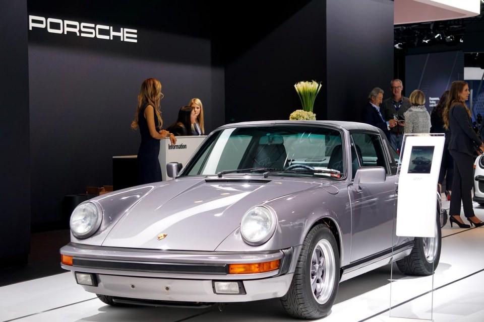 <p>Porsche 911 Targa</p>
