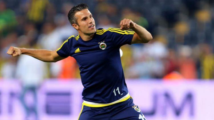 <p>Gözler Samandıra’da sürekli onu arasa da Hollandalı golcü ortalıklarda bir türlü görünmüyor. Yıldız futbolcunun iyileşme süreci tamamlansa bile eski performansına asla ulaşamayacağı görüşü herkesin ortak fikri.</p>