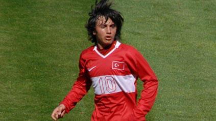 F.Bahçe; G.Saray, M. United ve Ajax'ın da peşinde olduğu U-18 Milli Takımı'nın değişmez isimlerinden Recep Niyaz'ı transfer ettiğinde Fenerbahçeliler heyecanlanmıştı.