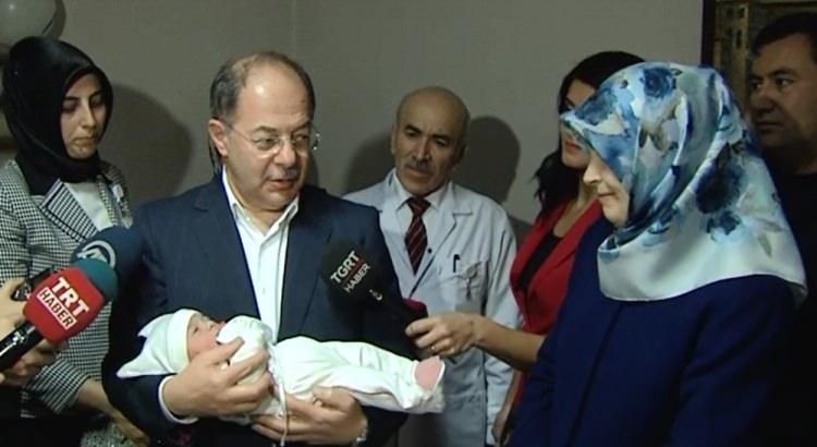<p><strong>Hatice Zümra</strong></p>

<p>Doğum yeri: Ankara</p>
