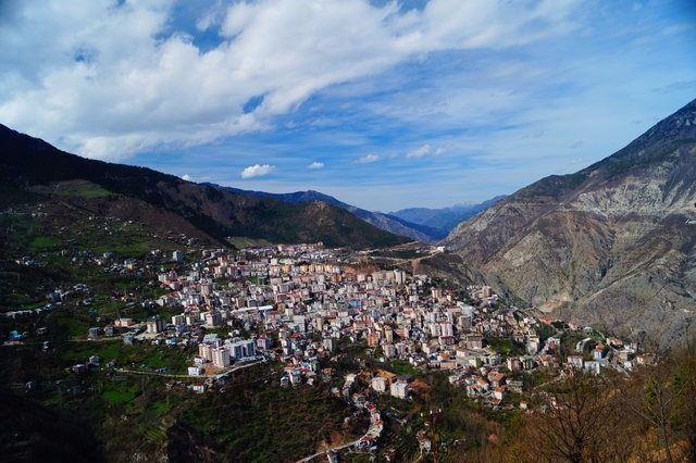 <p><strong>Artvin</strong></p>
<p>Kayıtlı Suriyeli: 40</p>
<p>Şehir Nüfusu: 168,068</p>
<p>İl nüfusu ile karşılaştırma yüzdesi: 0.02</p>