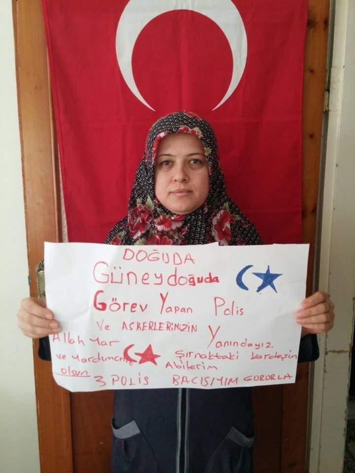<p>Yurt dışından dahi destek gören bu etkinlikle bölgede görevli asker ve polislerin moral bulması, kısa süreliğine de olsa yüzlerinin gülmesi sağlandı.</p>
