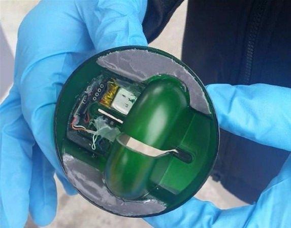 <p>Dolandırıcılar, siz para &ccedil;ekerken kartınızı kopyalayıp t&uuml;m bilgilerinizi ele ge&ccedil;irebiliyor...</p>

<p>&nbsp;</p>
