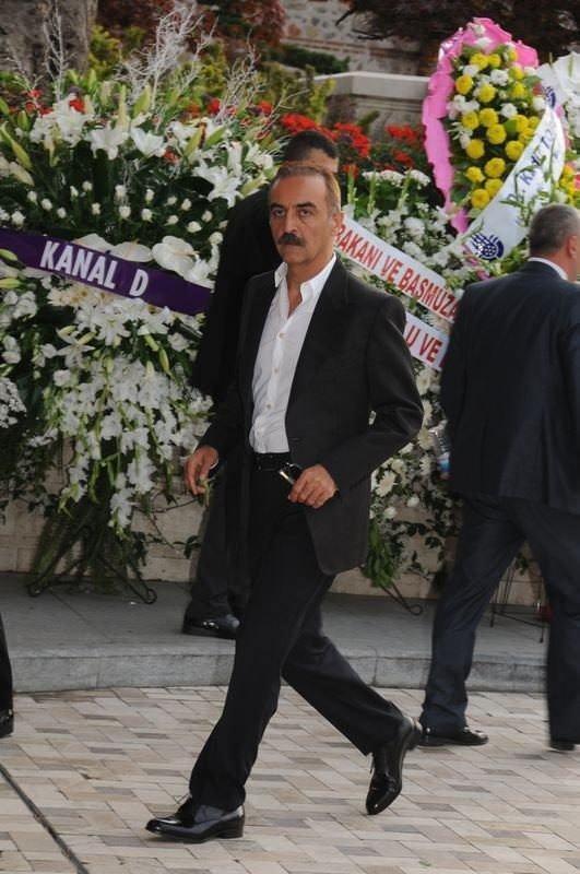 <p>Yılmaz Erdoğan 1967 doğumlu</p>

<p> </p>
