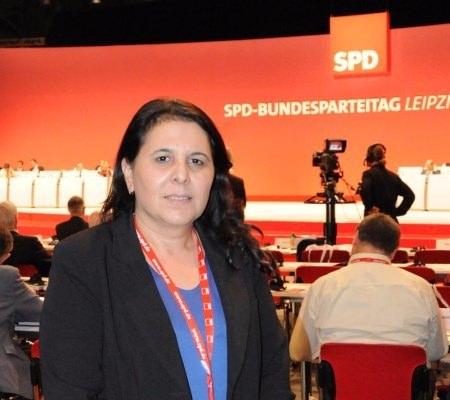 <p>ALMAN SOSYAL DEMOKRAT PARTİ MİLLETVEKİLİ GÜLİSTAN YÜKSEL</p>

<p>1962 Adana doğumlu. Kuzey Ren Vestfalya eyaletindeki Möncengladbach kentinden aday olan Yüksel partisi SPD’den Meclis'e girmeyi başardı. Yüksel uyum politikaları konusunda yaptığı çalışmalarla biliniyor.</p>
