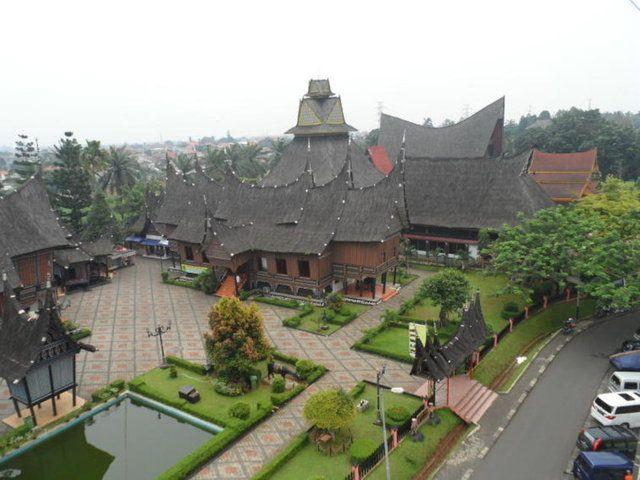 <p>Karasal Alan km²<br />
Endonezya<br />
1.811.569</p>