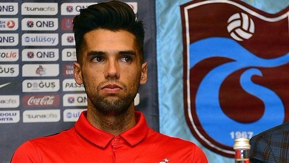 <p><strong>TRABZONSPOR GELENLER</strong><br />
<br />
Hugo Rodallega (Akhisarspor) 1,6 milyon Euro bonservis +Mustafa Yumlu<br />
Emmanuel Mas (San Lorenzo) - 1,5 milyon Euro bonservis - Sol Bek<br />
Joao Pereira (Sporting CP) - Bonservissiz - Sol Bek<br />
Carl Medjani (CD Leganes) - Bonservissiz - Stoper / Ön Libero<br />
Olcay Şahan (Beşiktaş) - 200 bin Euro bonservis - Sol Kanat<br />
Fabian Castillo (FC Dallas) - 950 bin Euro bonservis - Sol Kanat</p>