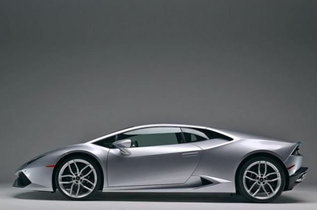 <p>Lamborghini Huracan LP610-4 versiyonunda V10 motorun gücünü 4 tekerleğe Lamborghini Doppia Frizione olarak anılan çift kavramalı 7 vitesli şanzımanla iletiyor.</p>