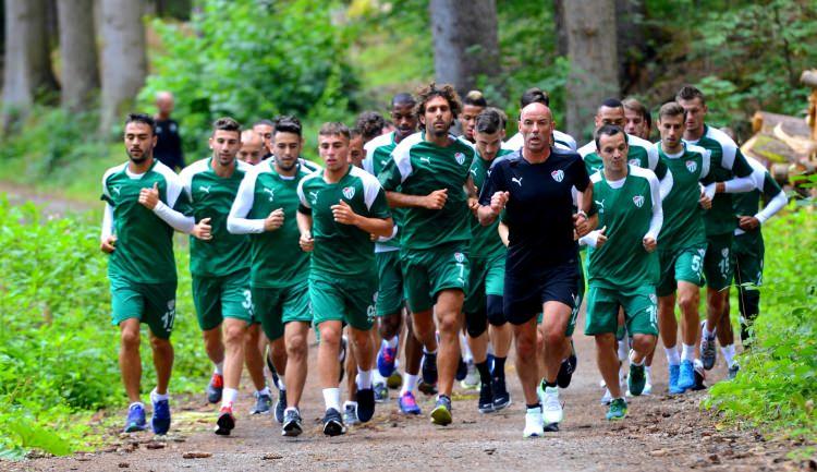 <p>Süper Lig: Bursaspor<br />
<br />
(Süper Lig'de 48 Yıl)</p>
