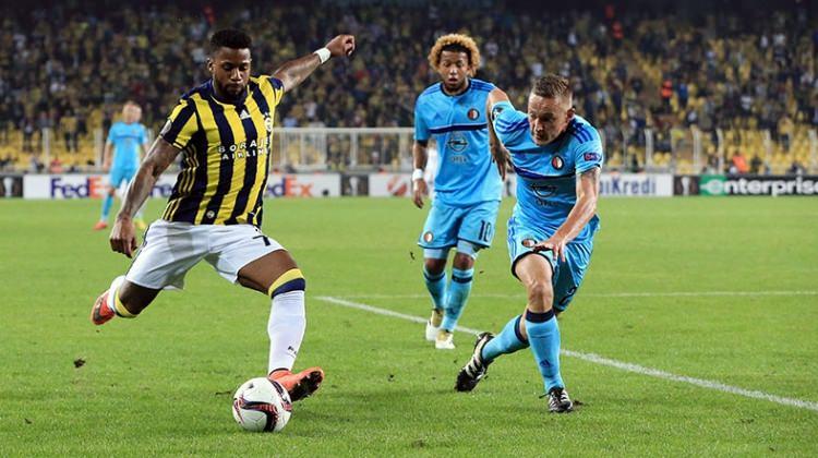 <p>Peki daha önce Fenerbahçe'de sağ kanatta kimler oynadı ve nasıl performans sergiledi... İşte Kanarya'nın iz bırakan sağ açıkları.</p>