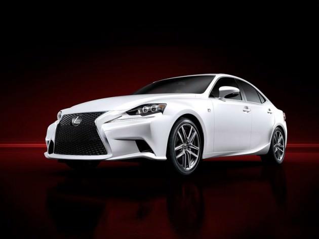 Detroit Otomobil Fuarı öncesi yeni Lexus IS'nin ilk fotoğrafları basına dağıtıldı.