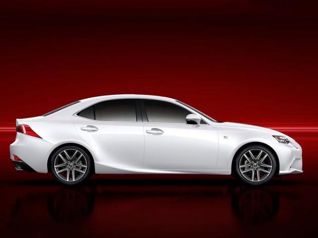 IS yakın zamanda yeniden tasarlanmış ya da yenilenmiş bir dizi araçla rekabet edecek. Bunlar arasında segmentin satış şampiyonu BMW 3 Serisi, Mercedes C Sınıfı ve Audi A4 bulunuyor.