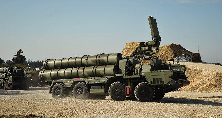 <p>Rusya Devlet Başkanı'nın Sözcüsü Dmitri Peskov "İzvestiya" haber ajansına s-400 konusundaki görüş birliğini doğruladı. Pescov: "Bu konulara değinildi. </p>