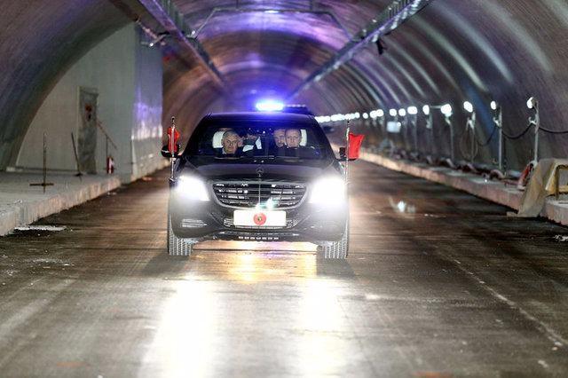 <p>"Marmaray'ı kullanarak 156 milyon kişi geçti. Bunlar hayaldi ve bu inancın içerisinde olanlar gerçekleştireceği işler bunlar. Raylı sistemden sonra şimdi lastikli sisteme geçiyoruz."</p>
<p> </p>