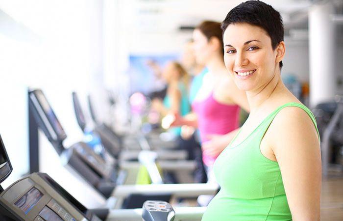 <p>Yerler ıslak, kaygan karlı veya buzlu değilse yürüyüşünüze azda olsa devam edin. Eğer hava hala açılmamışsa evde ya da spor salonlarında yürüyüş bandında yürüyüş yapabilirsiniz.</p>
