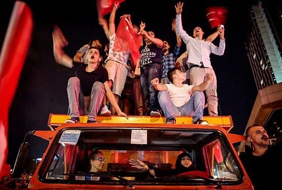 <p>YILDIRIM<strong> -</strong> <em><strong>Vatandaşın darbe girişimini protestoları</strong></em></p>