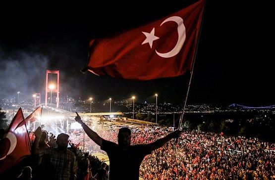<p>GÜLER - Türkiye darbe girişimine karşı tek yürek</p>
