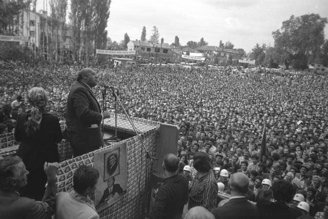 <p><strong>SÜLEYMAN DEMİREL</strong></p>
<p>10 Ekim 1973 Bursa</p>