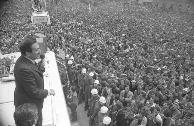 <p><strong>BÜLENT ECEVİT</strong></p>
<p>24 Nisan 1977 Balıkesir</p>