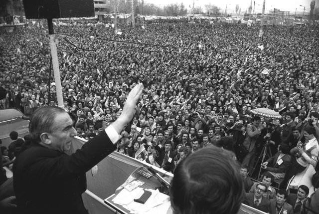 <p><strong>ALPARSLAN TÜRKEŞ</strong></p>
<p>16 Nisan 1978 Ankara</p>
