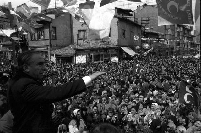 <p><strong>ALPARSLAN TÜRKEŞ</strong></p>
<p>15 Nisan 1979 Yozgat</p>