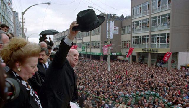 <p><strong>SÜLEYMAN DEMİREL</strong></p>

<p>15 Aralık 1990 Isparta</p>
