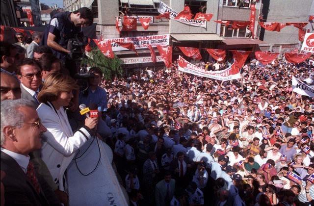 <p><strong>TANSU ÇİLLER</strong></p>

<p>8 Temmuz 1994 İstanbul</p>

