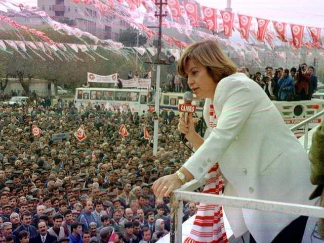 <p><strong>TANSU ÇİLLER</strong></p>

<p>5 Aralık 1998 Gaziantep</p>
