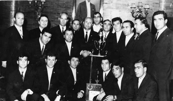 1948 LONDRA OLİMPİYAT OYUNLARI Nasuh Akar (56-Serbest) Altın Gazanfer Bilge (63-Serbest) Altın Celal Atik (66-Serbest) Altın Yaşar Doğu (73-Serbest) Altın Mehmet Oktay (81-Grekoromen) Altın Mersinli Ahmet (Ağır-Grekoromen) Altın Hamit Balamir (52-Serbest) Gümüş Adil Candemir (79-Serbest) Gümüş Kenan Olcay (52-Grekoromen) Gümüş Muhlis Tayfur (79-Grekoromen) Gümüş Halil Kaya (56-Grekoromen) Bronz