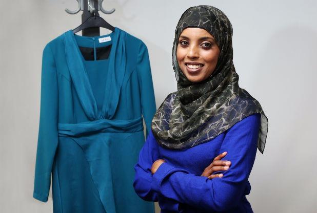 <p>Tasarımcı Roda Abdi, İngiltere markalarında mufakazar giyim tarzının arttığını ve bunun dört ile beş yıl içinde 'norm' olacağına inandığını söyledi. </p>
