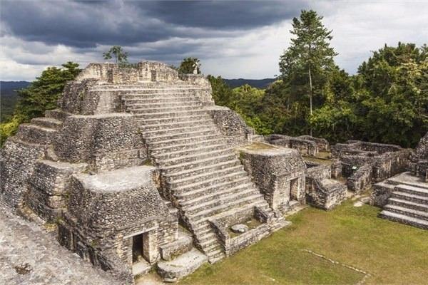 <p><strong>Caracol</strong></p>
<p>Belize'deki Caracol antik kenti 1937 yılında keşfedildi.</p>
