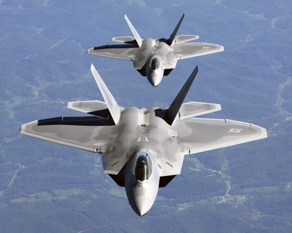 <p><strong>F-22 Raptor </strong><br />
150 Milyon Dolar (Lockheed Martin tarafından üretilen jet, federal yasalar gereği sadece Amerikan ordusunda bulunuyor)</p>