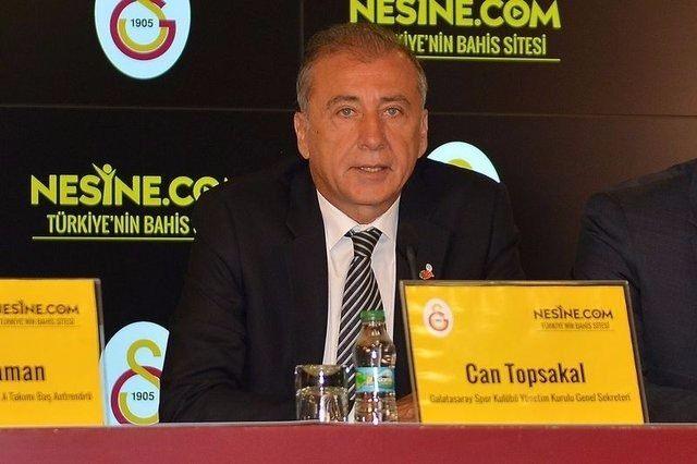 <p>Galatasaray'da yeniden çalışmaya sıcak bakan Lucescu, kendisiyle görüşmeye gelen yönetici Can Topsakal'ın önüne isteklerini sıraladı.</p>
