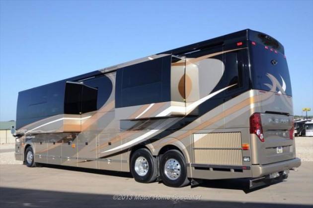 <p>Outlaw Coach tarafından Prevost H3-45 model bir otobüsten yapılan bu karavanın değeri ise 2.000.000 $ </p>