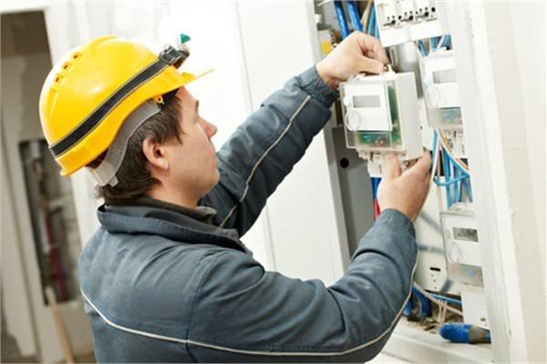 <p><strong>Sayaç okuyucu</strong><br />
Elektronik sayaçların kullanımının artmasıyla sayaç okuyucular azaldı.</p>