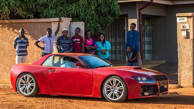 <p>Güney Afrika'da bir otomobil tutkunu hayalindeki arabayı evinin garajında yaptı.</p>

<p> </p>
