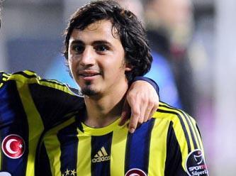 RECEP NİYAZ :Onu sahada izleyenler bir an karşılarında 'ARİEL ORTEGA' varmış gibi olacak. Fiziği ve uzun saçlarıyla Arjantili futbolcuya benzetilen Recep'in oyun tekniği de yıldız oyuncuyu andırıyor . Henüz 1995 doğumlu olan Recep, Fenerbahçe'ye Denizlispor'dan transfer oldu.